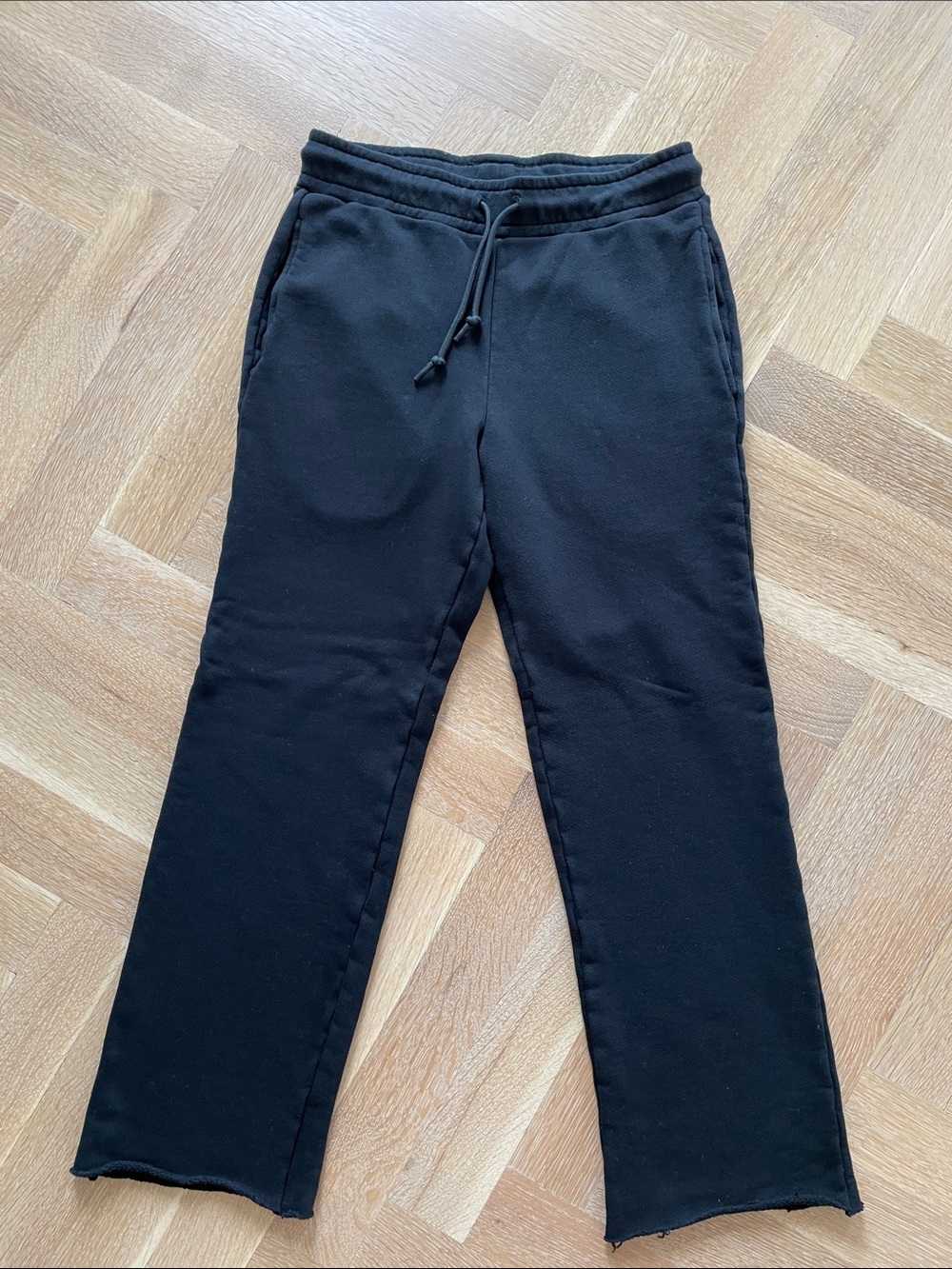 Cotton citizen raw edge sweatpants true black size small